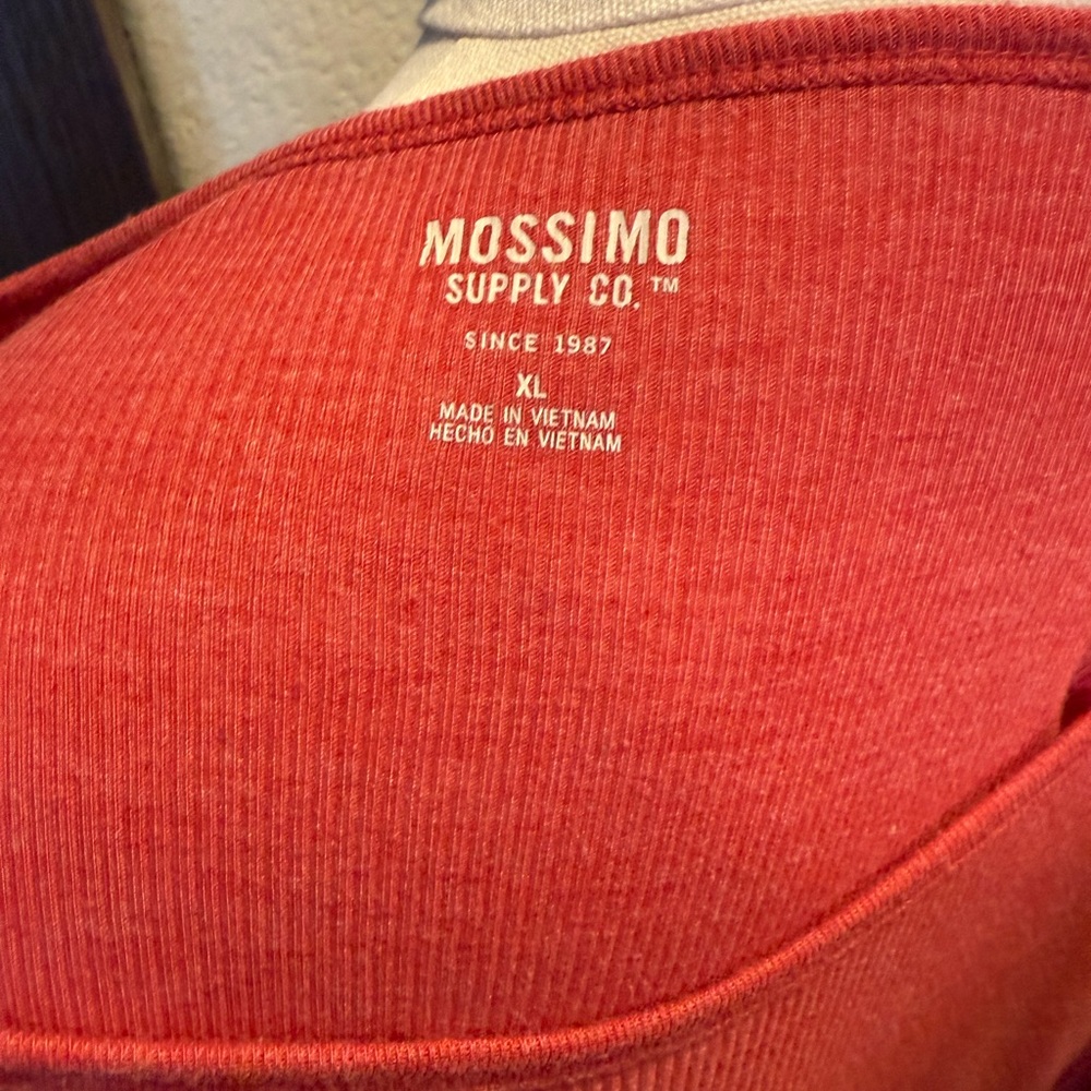 Mossimo Supply Co. Women's red Long Sleeve Top - Picture 4 of 4